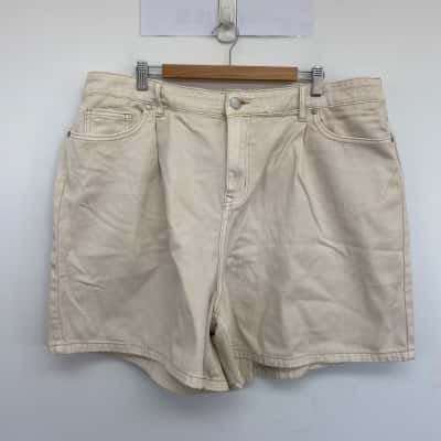 City Chic Neutral Me Bermuda Bailee Shorts  Size 20 