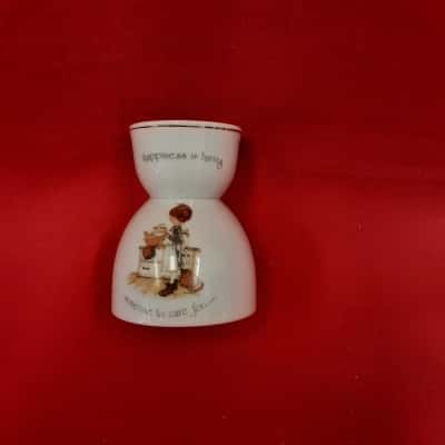 Holly Baby Egg Cup vintage 