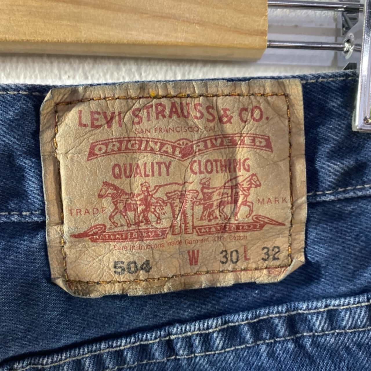 Levis Mens Size 30 504 Tapered Straight 