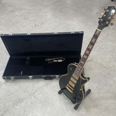 Tanglewood TSB-58 Black Beauty Electric Guitar with Hard Case and Stand