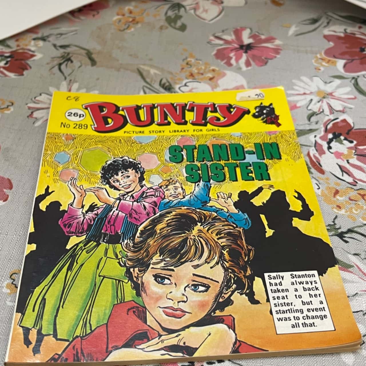 Bunty stand in sister, Kids comic book (b5)