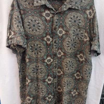 Ghanda Mens  Size XL Short Sleeve Shirt Floral 