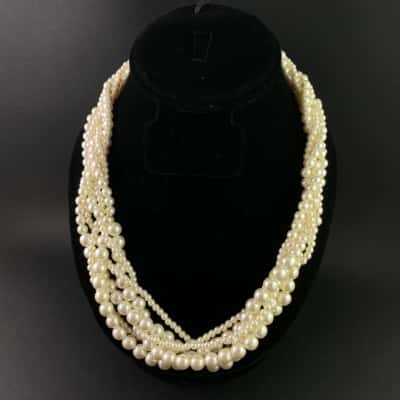 Beautiful faux pearl layers necklace 
