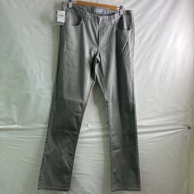West Cape Mens  Size 32 Grey 