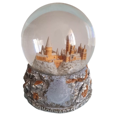 Harry Potter - Hogwarts Snow Globe