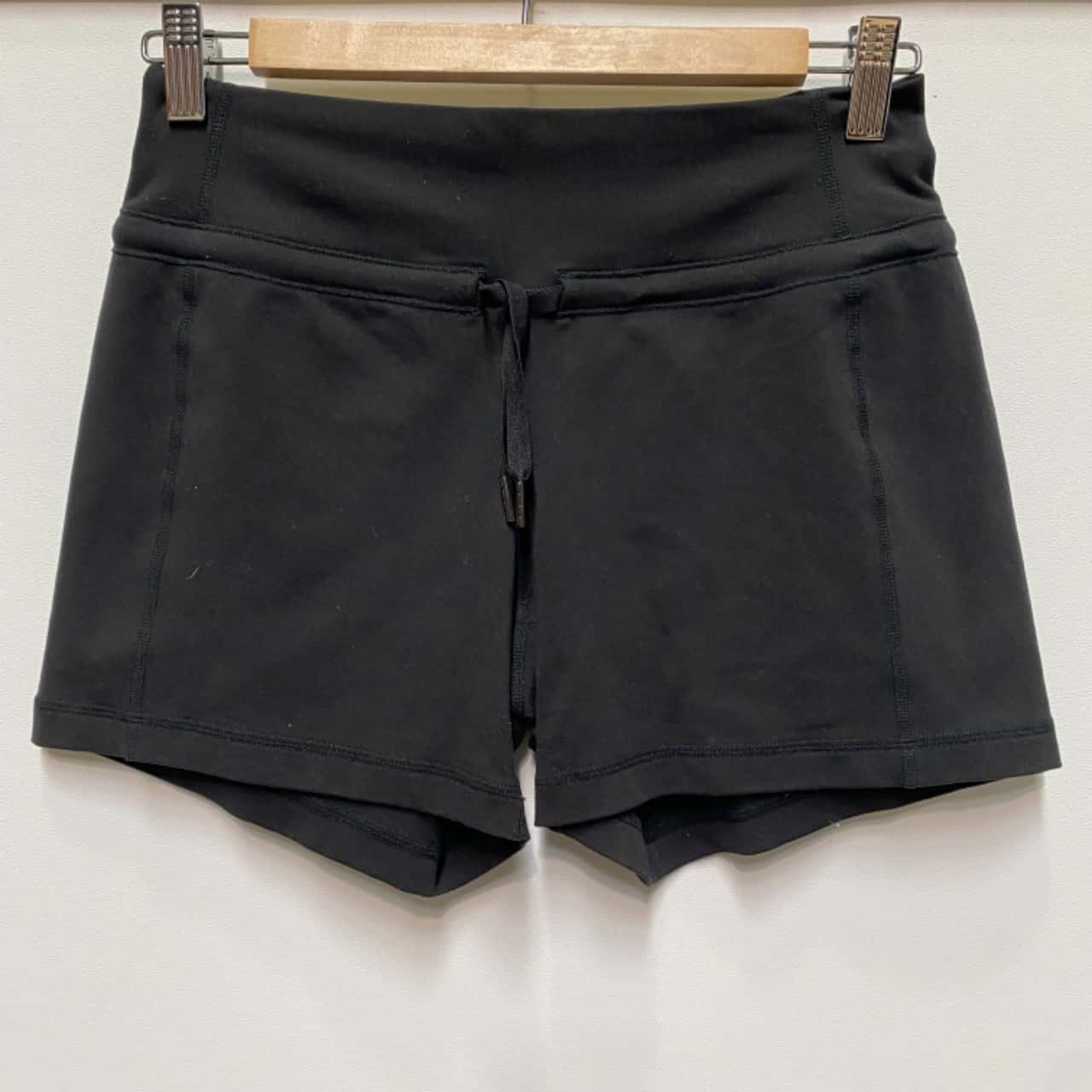 lululemon Womens Shorts Size 4 Black