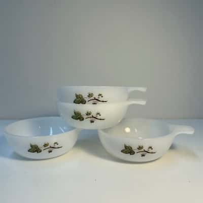 Vintage crown Pyrex 1960s ramekins x4