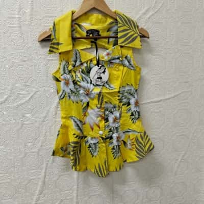 Hell Bunny Womens  Size S Yellow Flower Top NWT 
