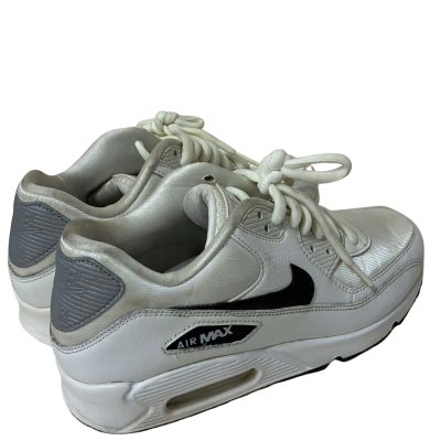 Nike Womens Size 7.5 Sneakers Black / White 