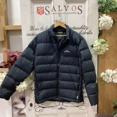 KATHMANDU BRAND! Mens  Size L Puffer Green / Navy Blue! PERFECT PUFFER FOR THOSE COLD DAYS OR ADVENTURE DAYS! HAS A HIGH NECK LINE!