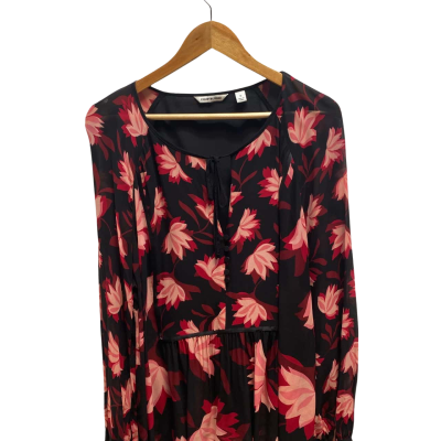 Country Road Womens  Size 16 Black & Red Floral Top