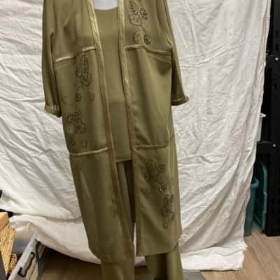  Womens  Size 12 Olive 3 piece pant set 