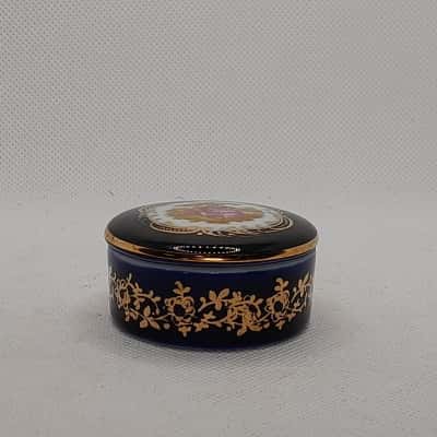 Limoges Castel France Courting Couple porcelain trinket box