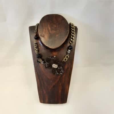 Mimco Womens Vintage Statement Bow Necklace Features Ammetrical Chunky Collar With Antiqued Brass Curb Kink & Faceted Glass Beads