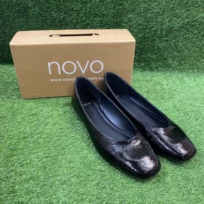 Novo Black Glossy Flats Size 7