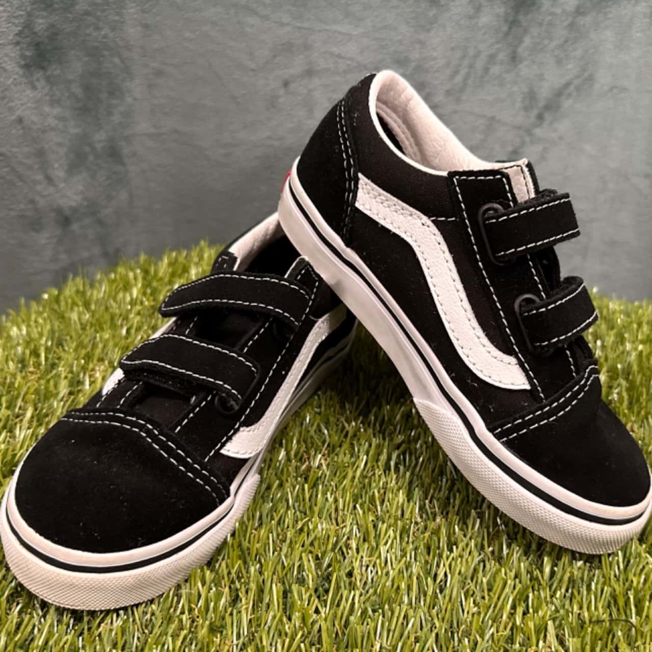Vans Kids toddler unisex shoes with velcro(s)
