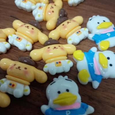 Hello Kitty Assorted Flat Charms x 12