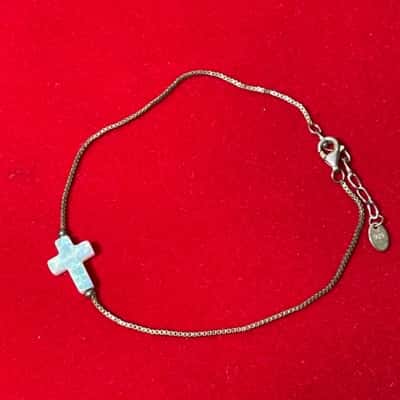  925 Marked Womens Bracelet w/ White Cross Charm 