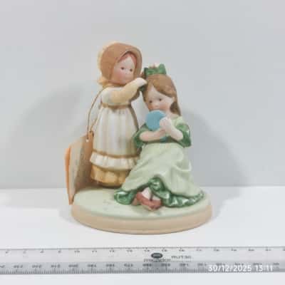 Holly Hobbie Good Times Vintage Figurine 
