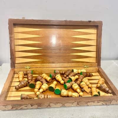 Vintage Handcarved Wooden Chess/ Backgammon Board & Pieces