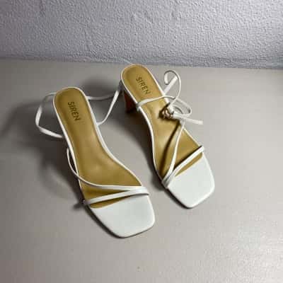 Siren Womens  Size 37 Heels Sandals White