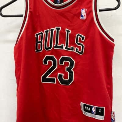 Chicago Bulls NBA Kids  Size 4 Sport Top Black  / Red 