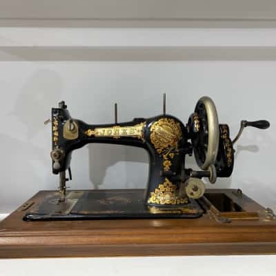 Jones Family C.S English made sewing machine with hand crank   ! Click & Collect Only !