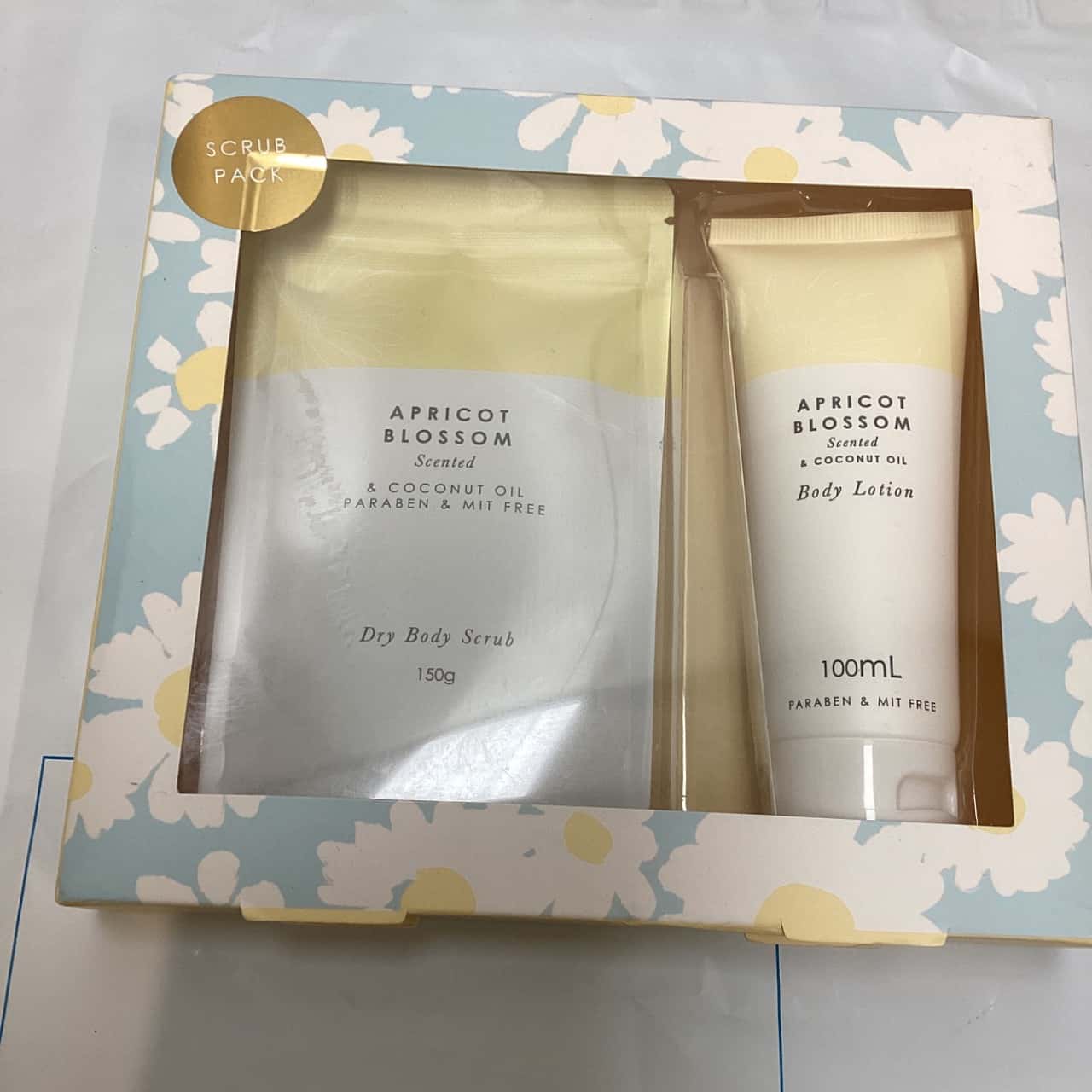 Anko Apricot Blossom Scented Coconut oil scrub pack