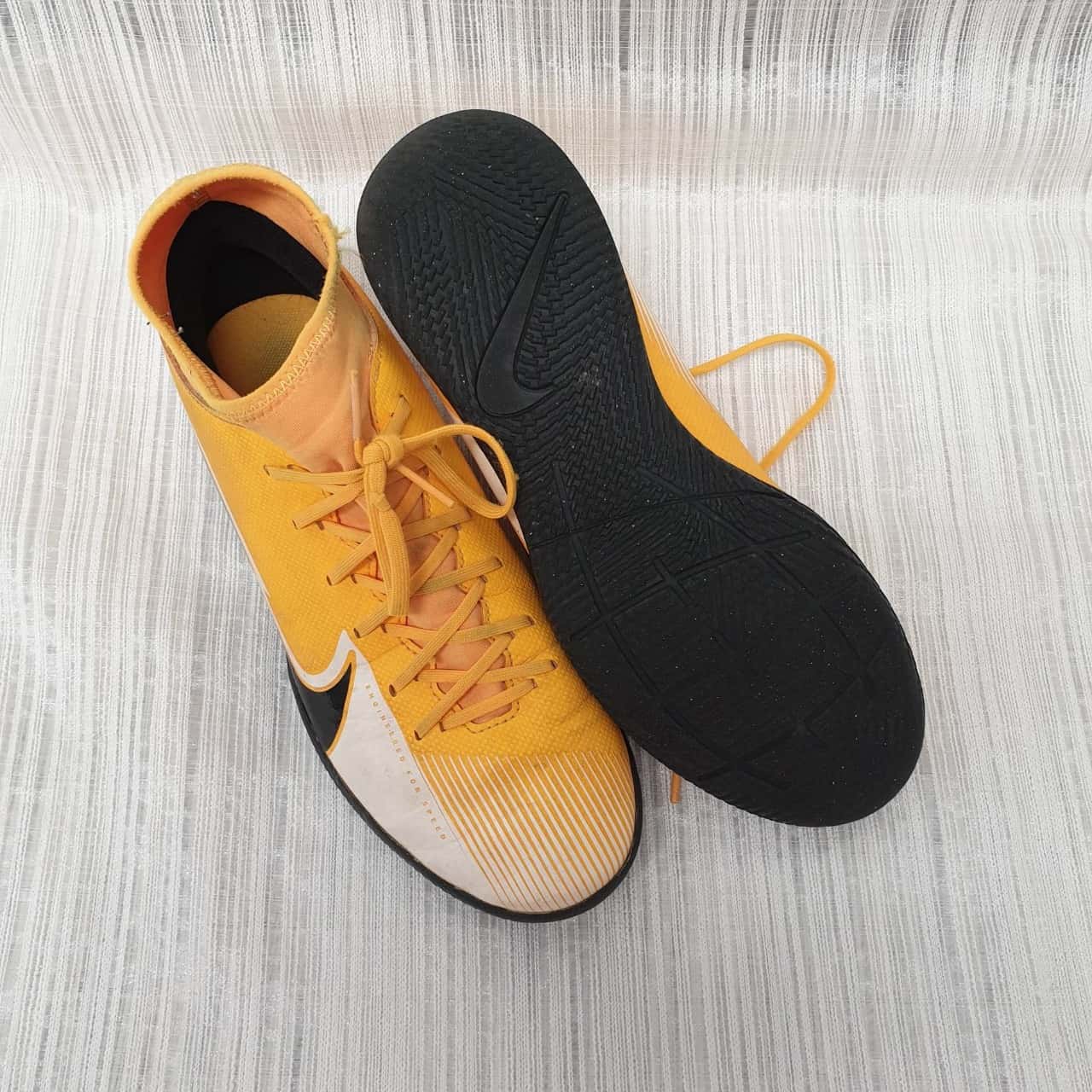 indoor soccer shoes size 7