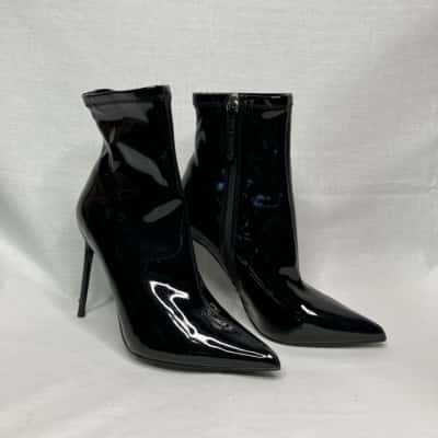 Steve Madden Womens Black posse ankle boot heals - size 8 - RRP$169.95