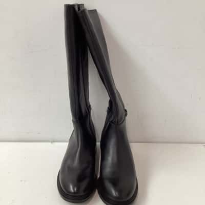  Womens  Size 5.5 Boots Black  zip side with gold detailing 