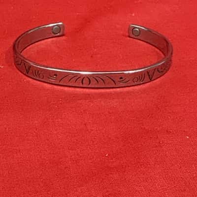 Dainty Pattern Silver Tone Cuff Bracelet
