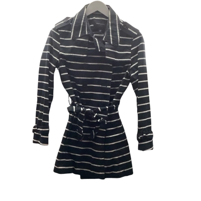 Banana Republic Womens  Size M / Petite Winter Jacket Navy Blue / Striped / White 