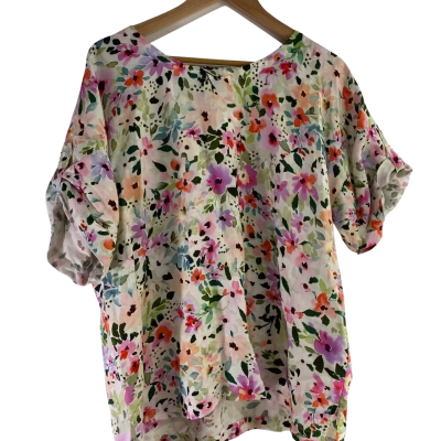 Proud Poppy Womens floral t-shirt size 10