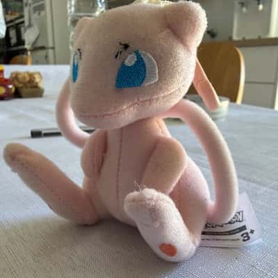 Tomy Pokémon Mew keychain plush toy,(B26)