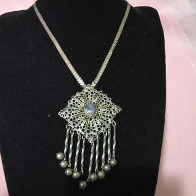 Womens Vintage Necklace - opal tripplet