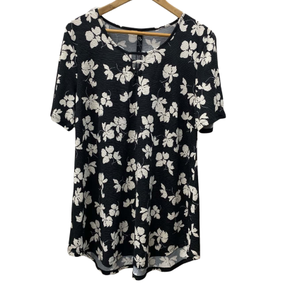 Taking Shape Womens  Size 12 Short Sleeve Shirt Black  / White 