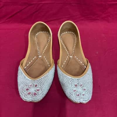  Women's Silver Handcrafted Leather Ethnic Juttis  Size 6 Flats 