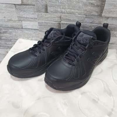  New Balance Mens  US 8 Black Sneakers  