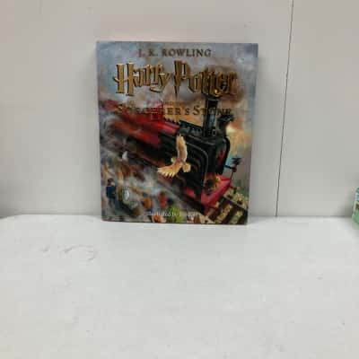 Harry Potter & The Sorcerers Stone Illustrated 