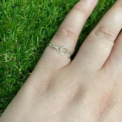  Womens Delicate Treble Clef Ring