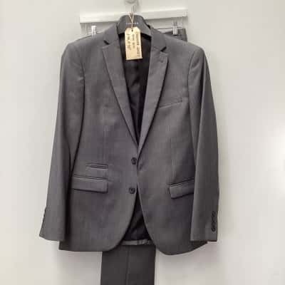 Conner Mens suit jacket and pants   Size 38, pants size 32’ Grey 