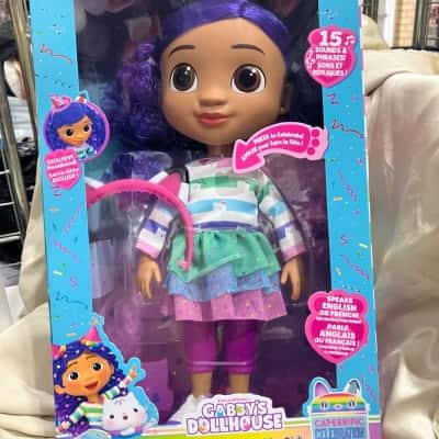 Gabby’s Dollhouse Sing & Celebrate Gabby Girl Doll