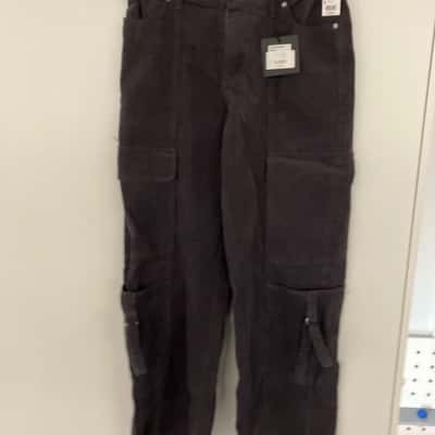 Beyond Her Womens  Size 10 Alisa low rise cargo