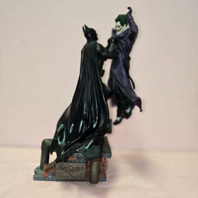 The 2013 Batman vs. Joker diorama statue 30cm
