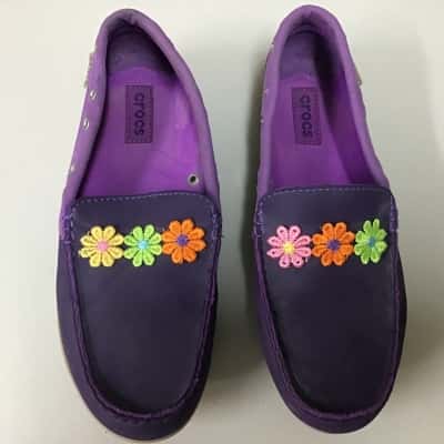 Crocs Womens  Size 10 Purple Deck Shoes with Floral Decal 