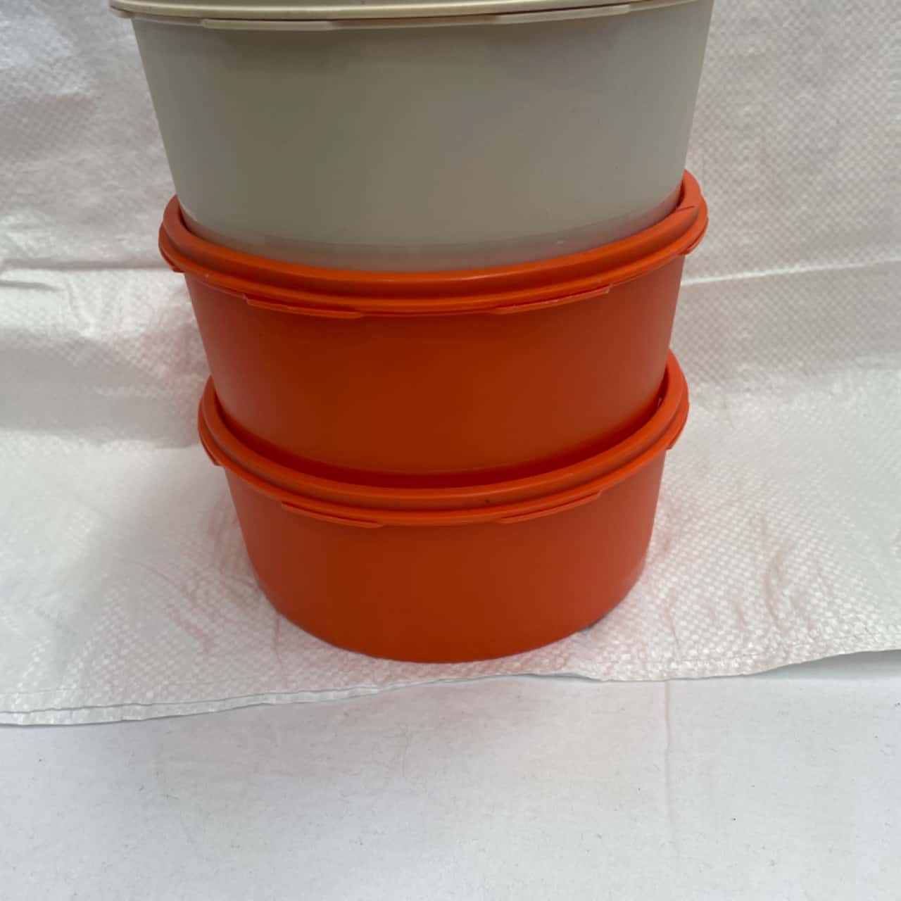 Vintage Tupperware. Servalier Press Seal Containers x3