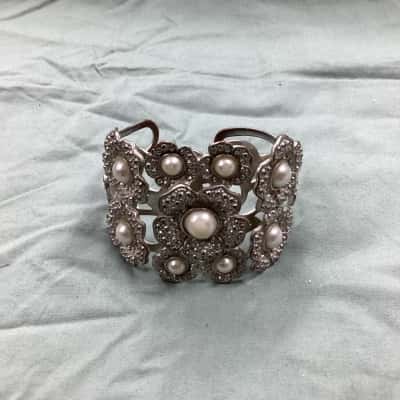  Womens Bangle flower bangle