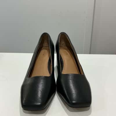 Frankie4 Womens  Size 9.5 Wedges Black  