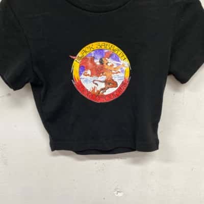 Black Sabbath Womens  Size XS T-shirts Black  